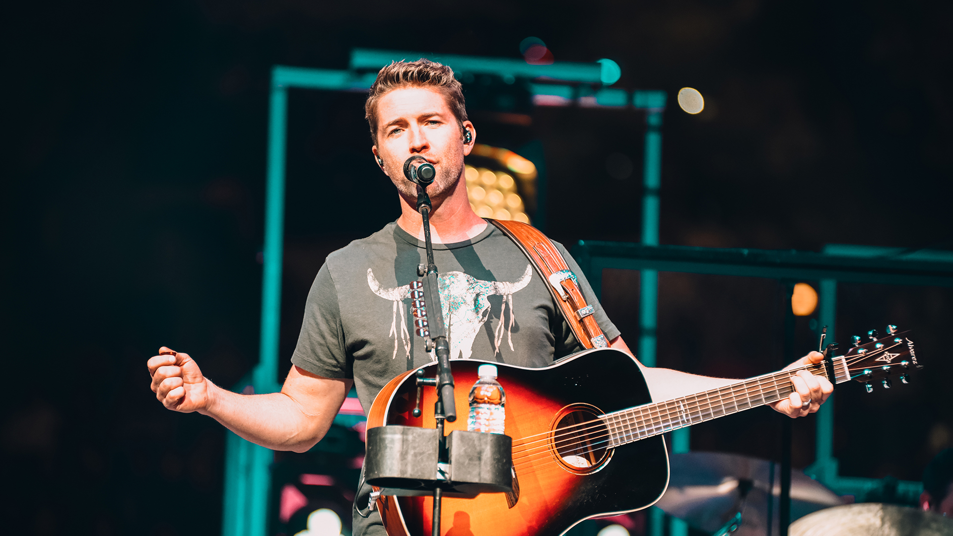 Josh Turner [CANCELLED] at NYCB Theatre at Westbury