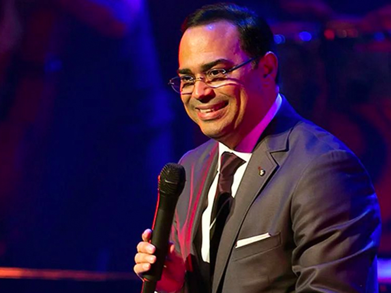 Gilberto Santa Rosa at NYCB Theatre at Westbury